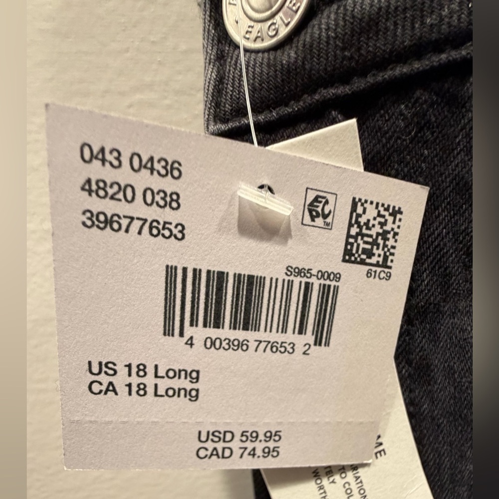 American Eagle 🦅 Outfitters Strigid Mom Jean - Picture 12 of 12